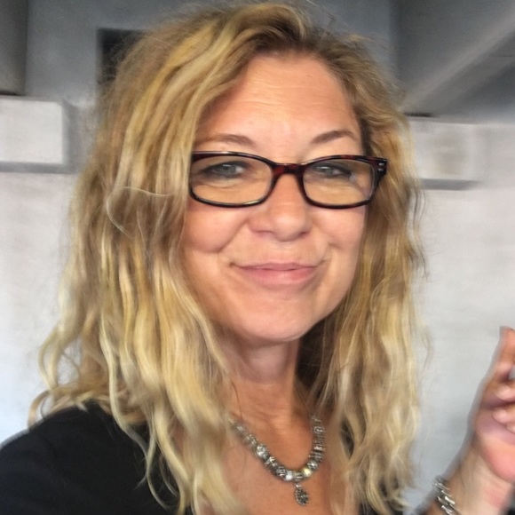 Meet your Posher, Michele - Picture 1 of 1